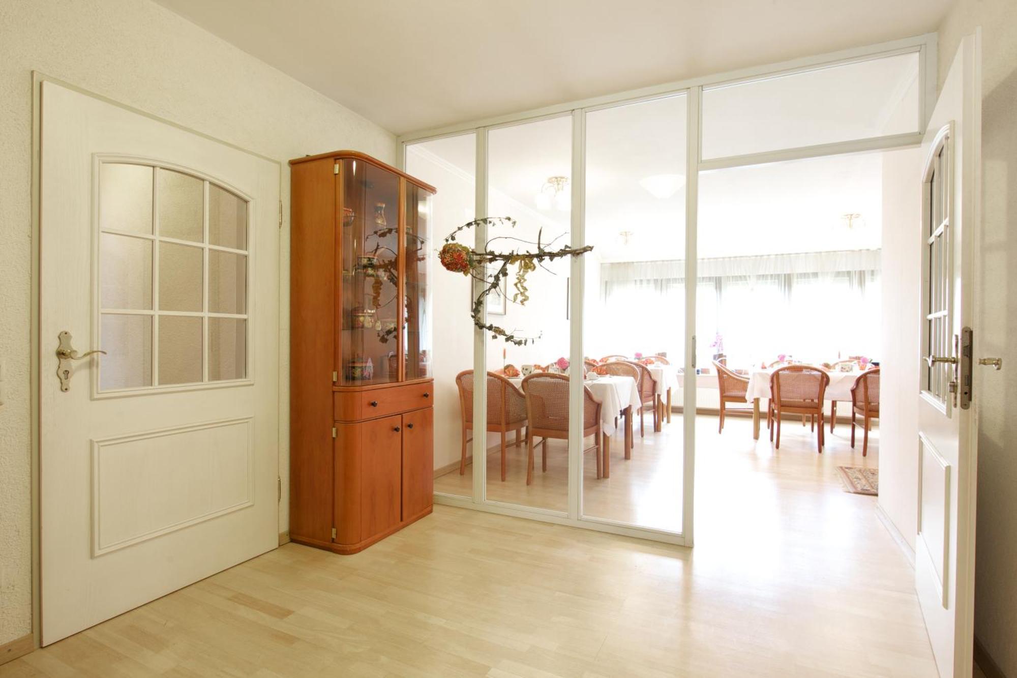 Wolfschlugen Hotel Reinhardtshof Garni מראה חיצוני תמונה