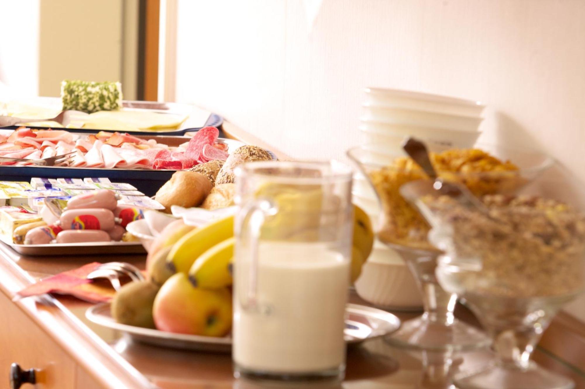 Wolfschlugen Hotel Reinhardtshof Garni מראה חיצוני תמונה